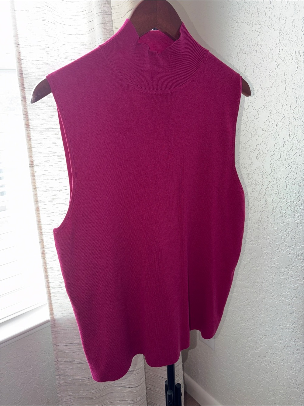 Chicos Sleeveless Mock Neck Top in Berry